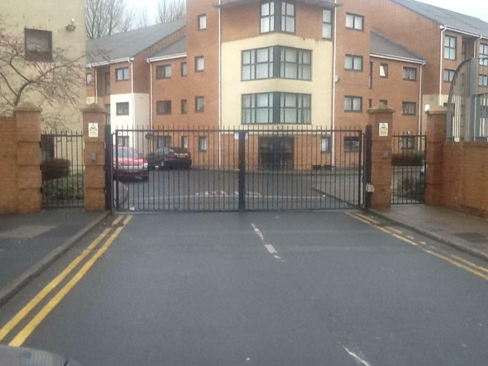 Liverpool 2 Bedroom Apartment Luaran gambar